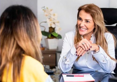 consultorio-medmax-centro-bh-belo horizonte-otorrino-otorrinolaringologia-dra. luciane michel-consulta-paciente